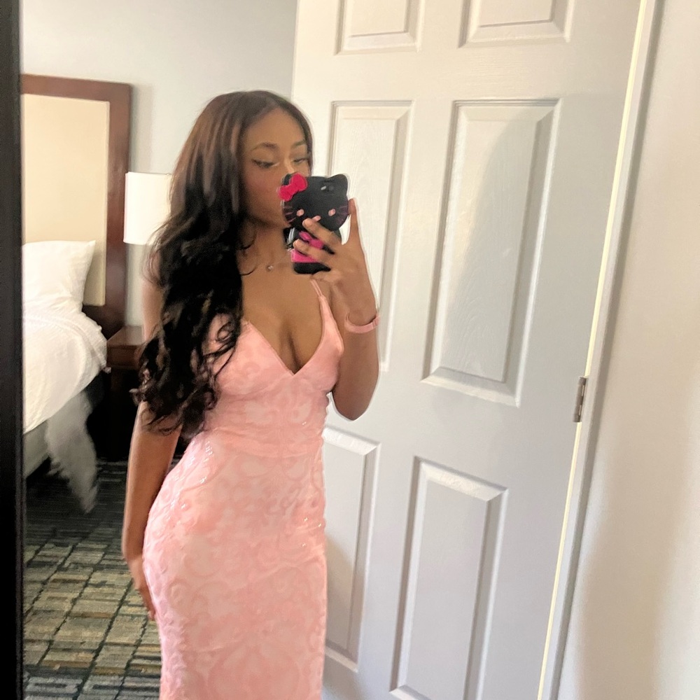 Windsor Bethanie Formal Sequin V-Neck Mermaid Dress - Picture 4 of 4